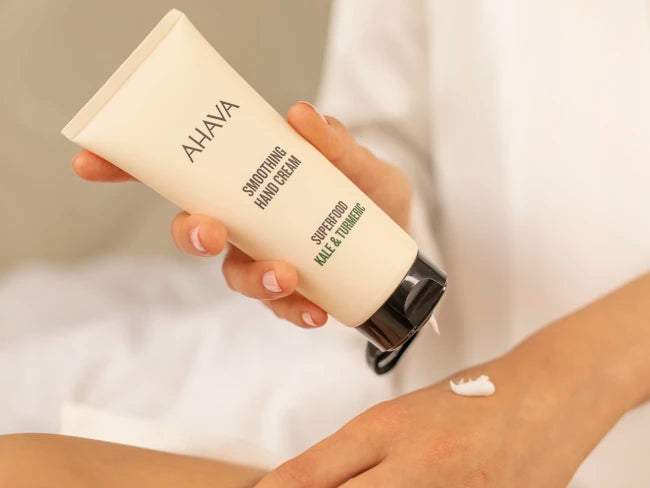 AHAVA - Kale & Turmeric Smoothing Hand Cream - 100ml.